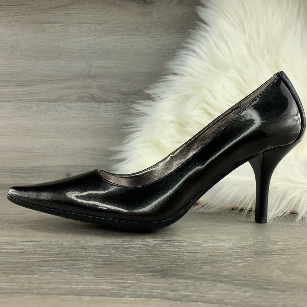 Calvin Klein Dolly Pointed Toe Heels Size 6M - Picture 3 of 8